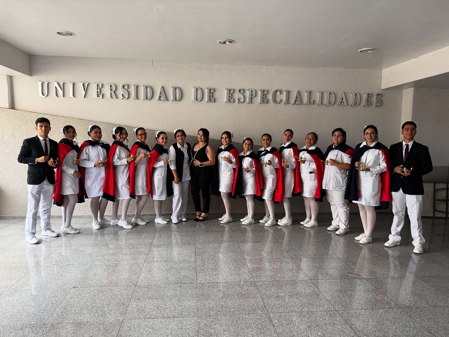 Graduada con birrete